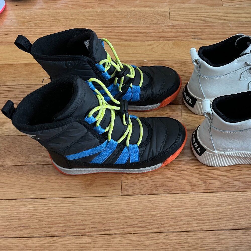 Sorel Winter Boots - Size 1 Kids - Picture 7 of 9